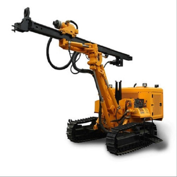 Crawler type multifunctional well drilling machine